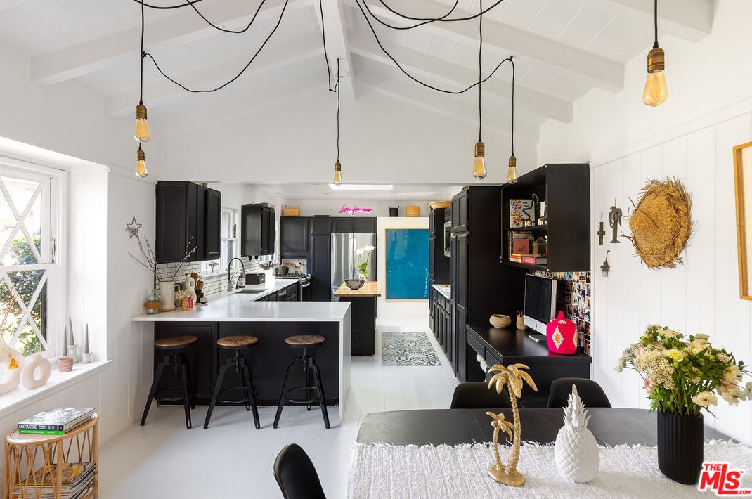 10684 Cranks Rd, Los Angeles CA  90230-5429 exterior