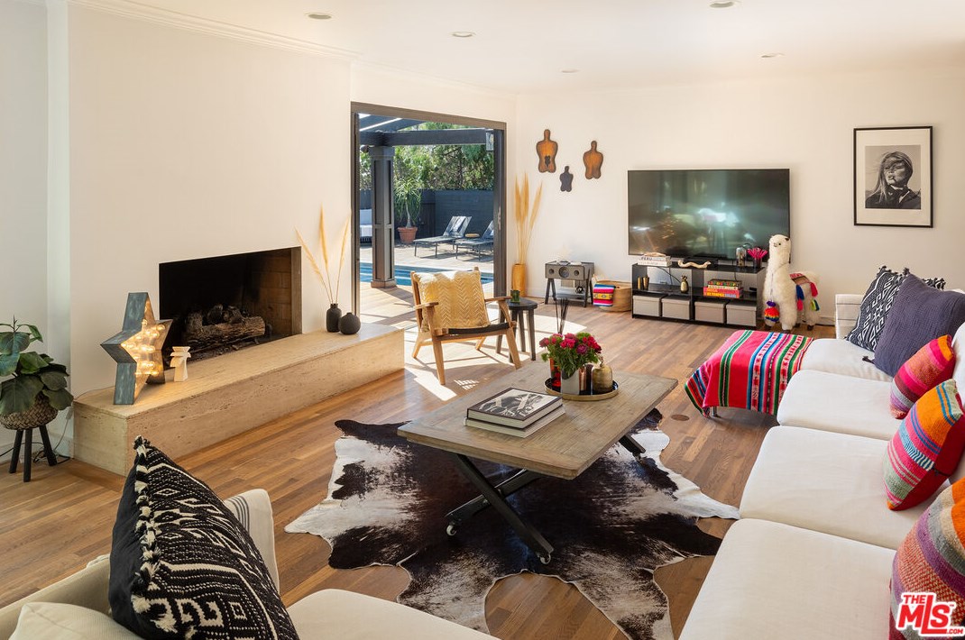 10684 Cranks Rd, Los Angeles CA  90230-5429 exterior