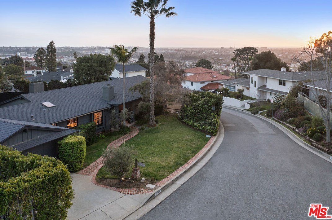 10684 Cranks Rd, Los Angeles CA  90230-5429 exterior