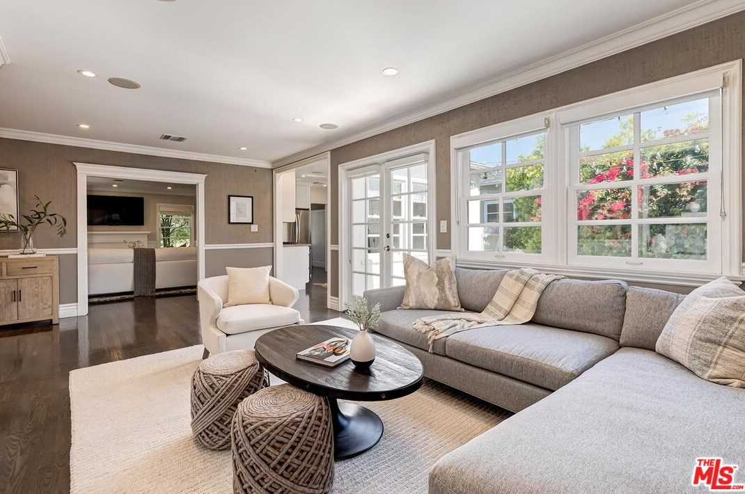 11366 Farlin St, Los Angeles CA  90049-3014 exterior