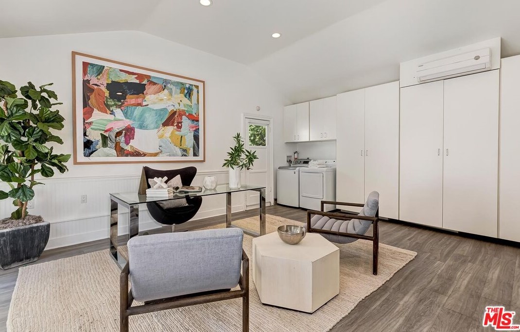 11366 Farlin St, Los Angeles CA  90049-3014 exterior