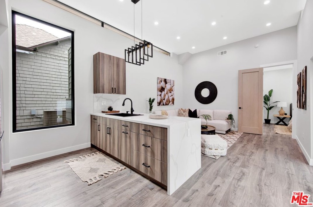 6538 Meridian St, Los Angeles CA  90042-2939 exterior