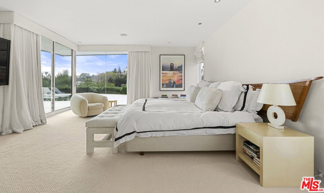 10899 Chalon Rd, Los Angeles CA  90077-3219 exterior