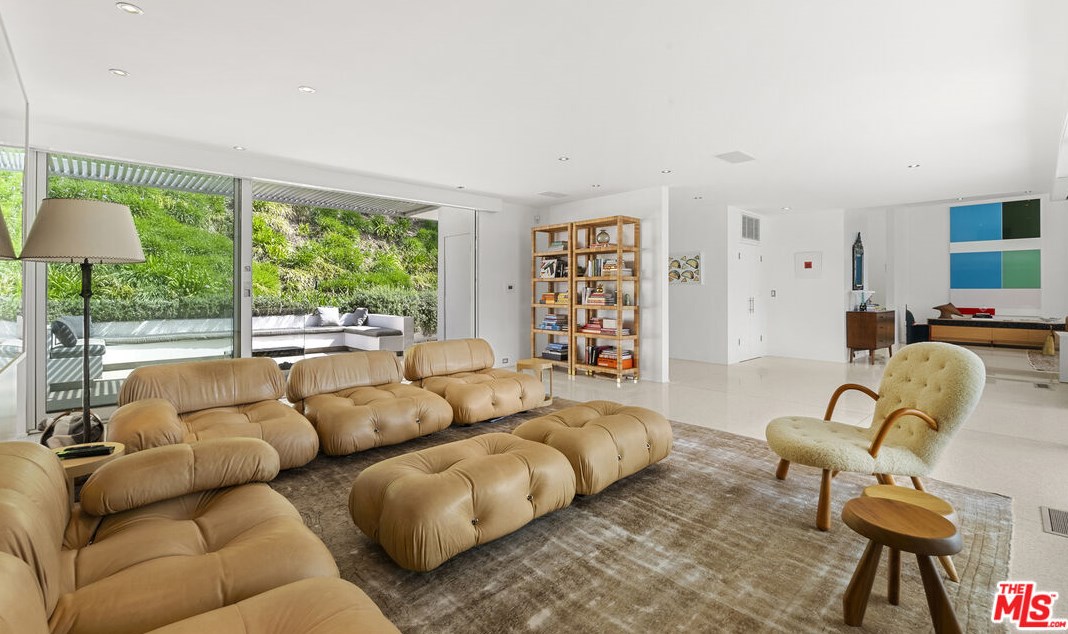 10899 Chalon Rd, Los Angeles CA  90077-3219 exterior