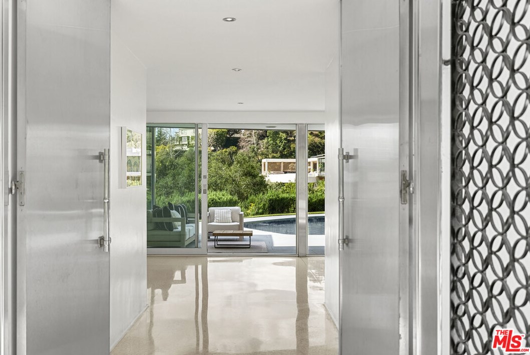 10899 Chalon Rd, Los Angeles CA  90077-3219 exterior