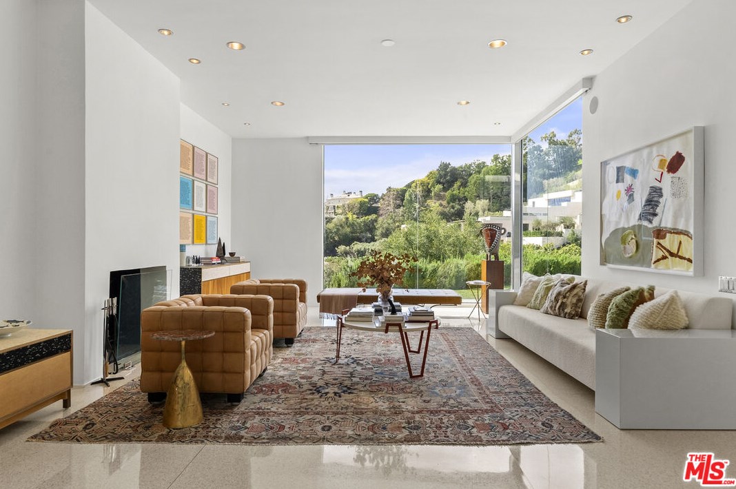 10899 Chalon Rd, Los Angeles CA  90077-3219 exterior