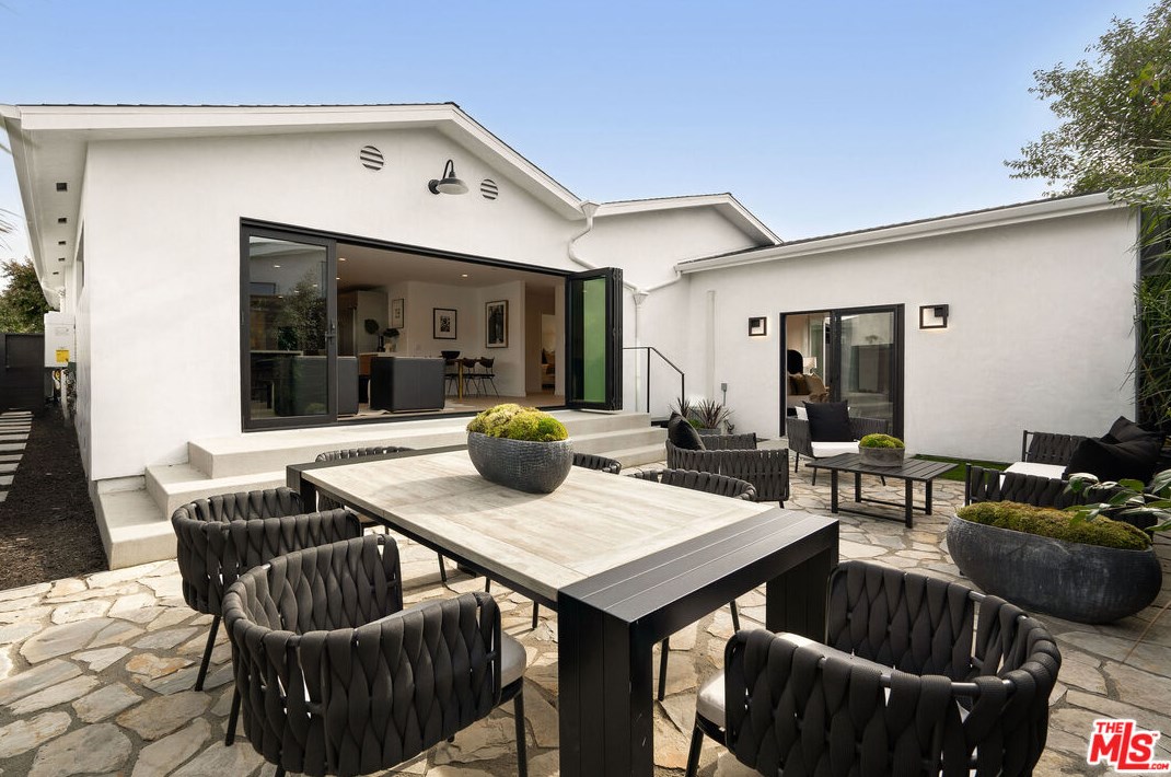 11863 Weir St, Los Angeles CA  90230-6065 exterior