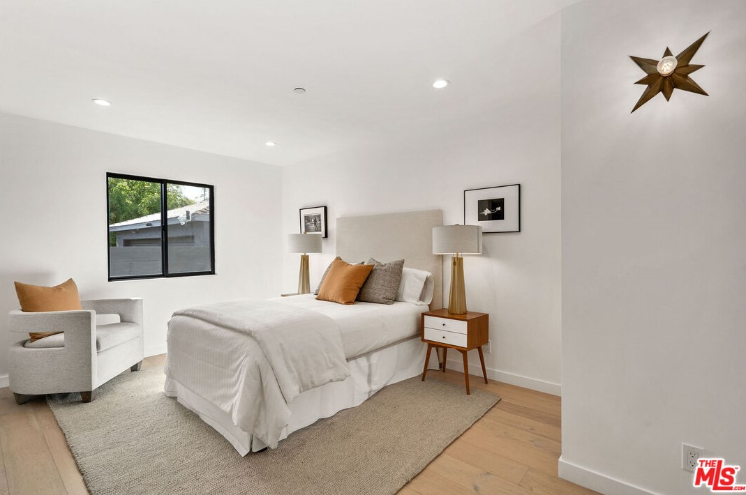 11863 Weir St, Los Angeles CA  90230-6065 exterior