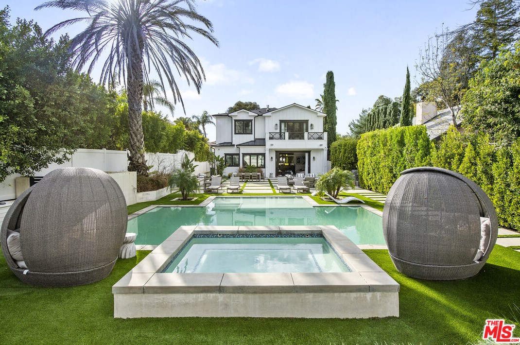5162 Otis Ave, Los Angeles CA  91356-4210 exterior