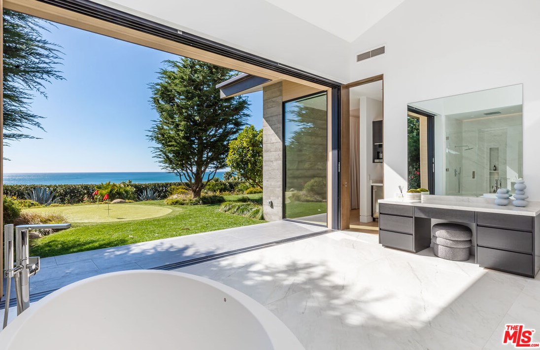 11865 Ellice St, Malibu CA  exterior