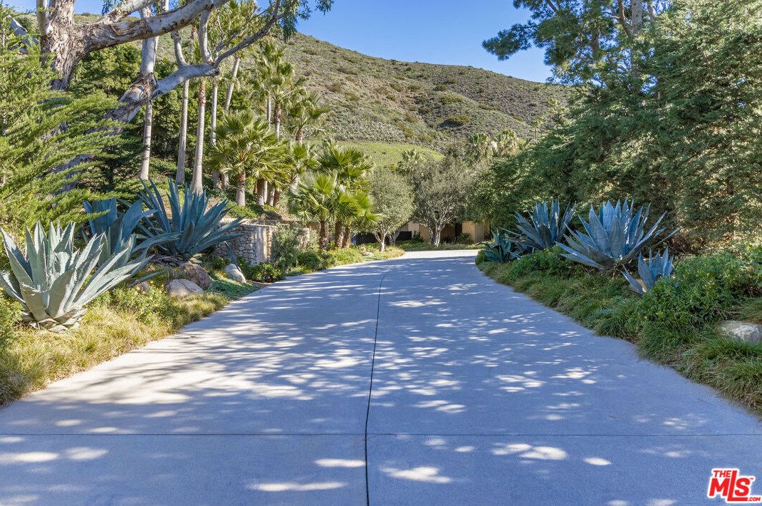 11865 Ellice St, Malibu CA  exterior