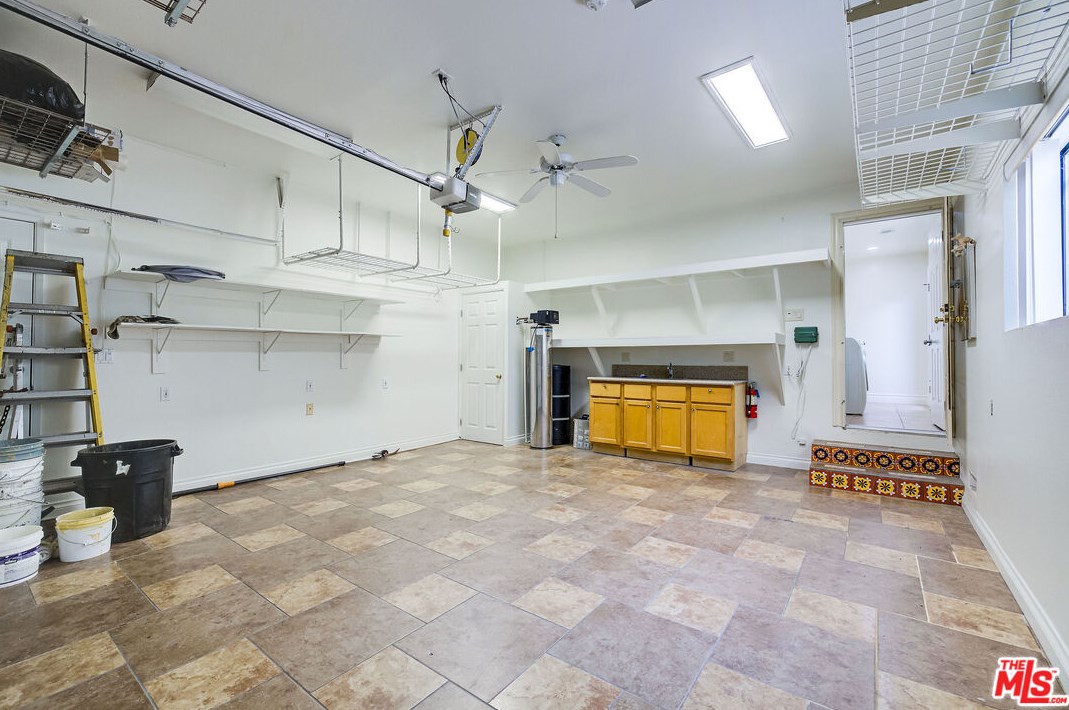 12115 Alberta Dr, Los Angeles CA  90230-5903 exterior