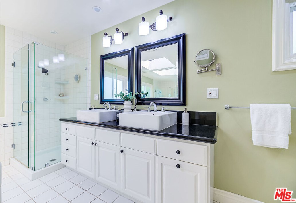 12115 Alberta Dr, Los Angeles CA  90230-5903 exterior
