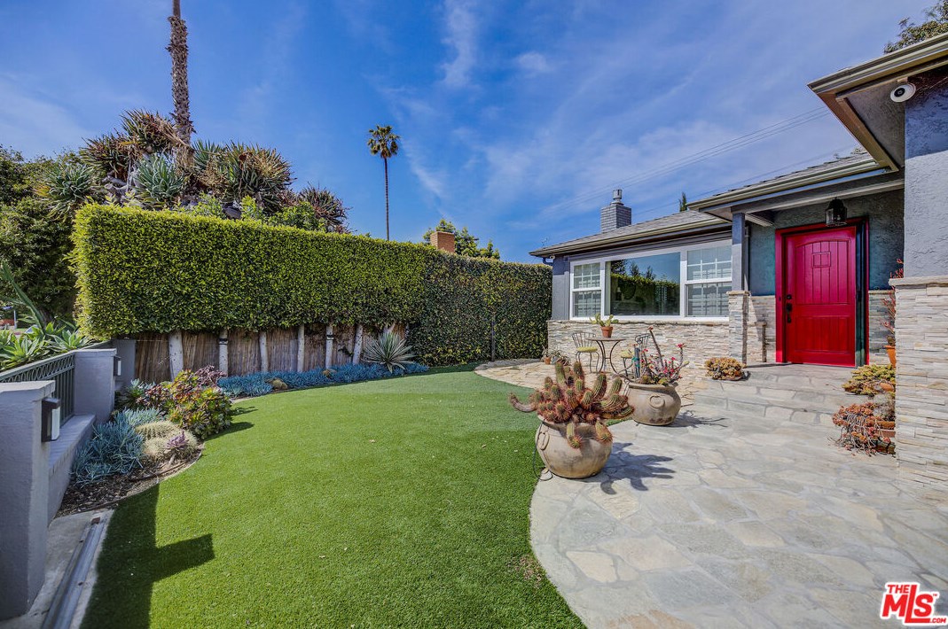 12115 Alberta Dr, Los Angeles CA  90230-5903 exterior