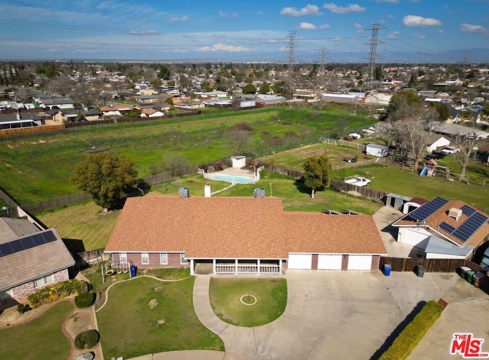 11100 Dee Dee Ct, Bakersfield CA  93312-3204 exterior