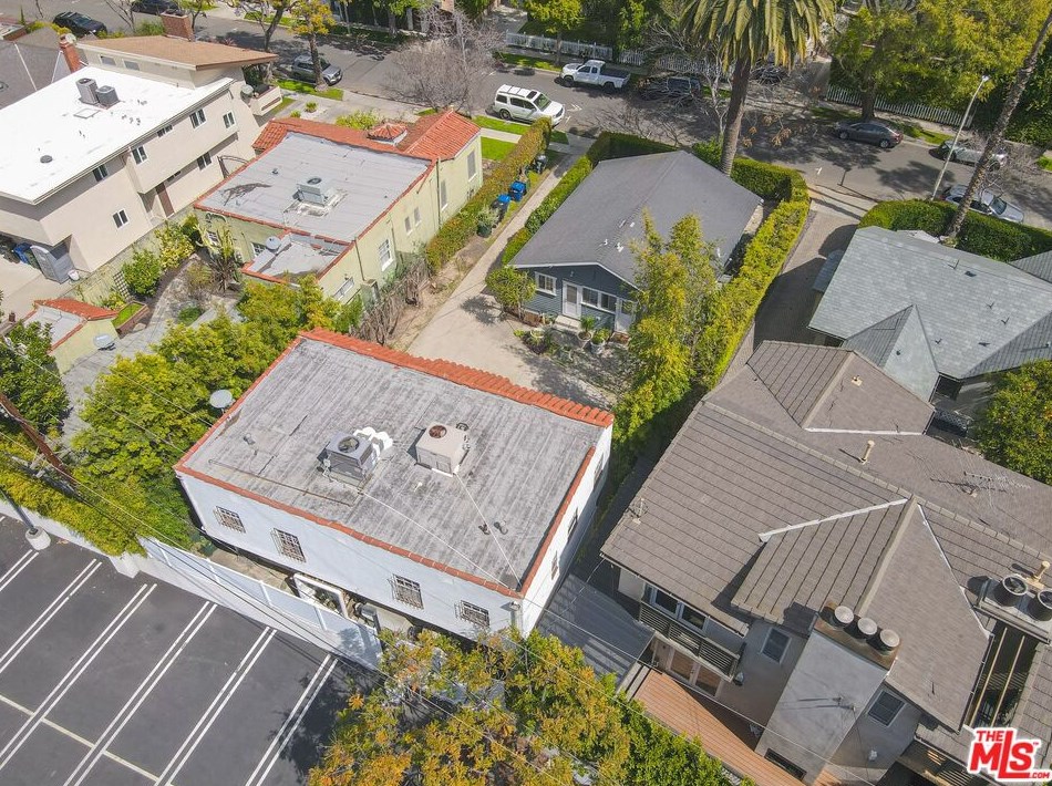 345 Huntley Dr, Los Angeles CA  90048-1918 exterior