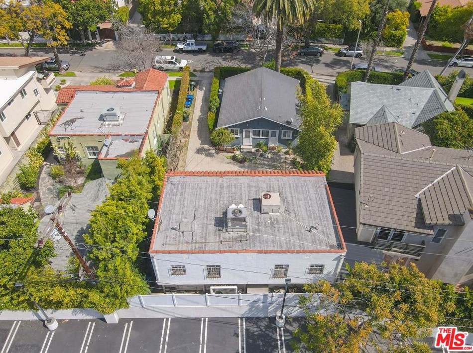 345 Huntley Dr, Los Angeles CA  90048-1918 exterior
