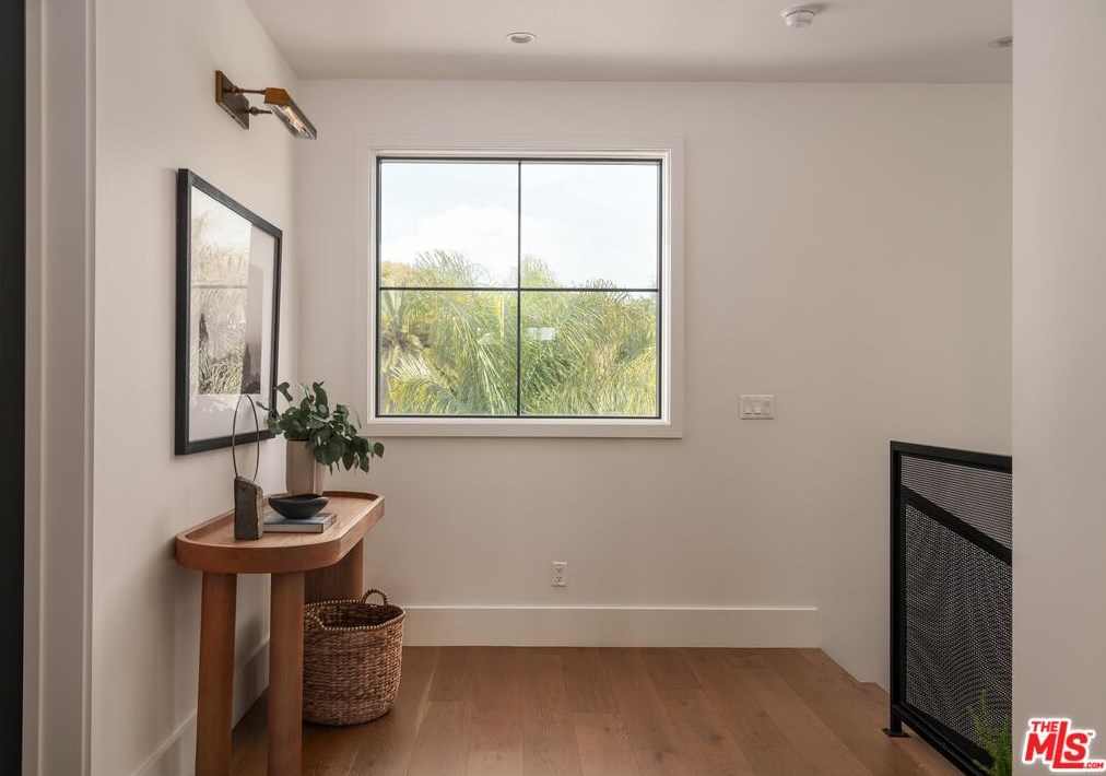 1349 Lucile Ave, Los Angeles CA  90029-1520 exterior