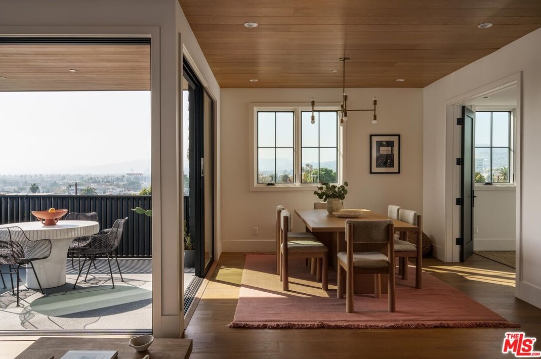 1349 Lucile Ave, Los Angeles CA  90029-1520 exterior
