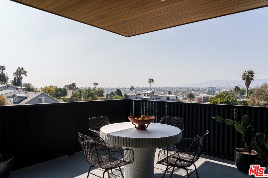 1349 Lucile Ave, Los Angeles CA  90029-1520 exterior