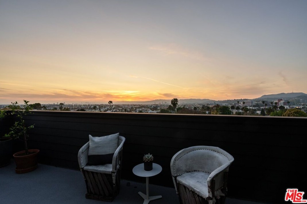 1349 Lucile Ave, Los Angeles CA  90029-1520 exterior