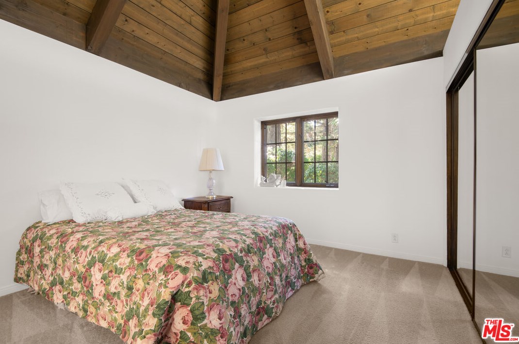 1449 Doral Cir, Thousand Oaks CA 91362-4373 exterior