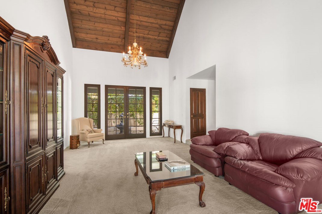 1449 Doral Cir, Thousand Oaks CA 91362-4373 exterior