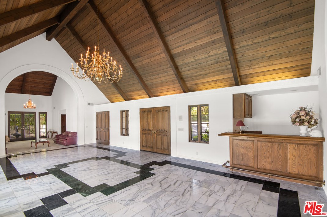 1449 Doral Cir, Thousand Oaks CA 91362-4373 exterior