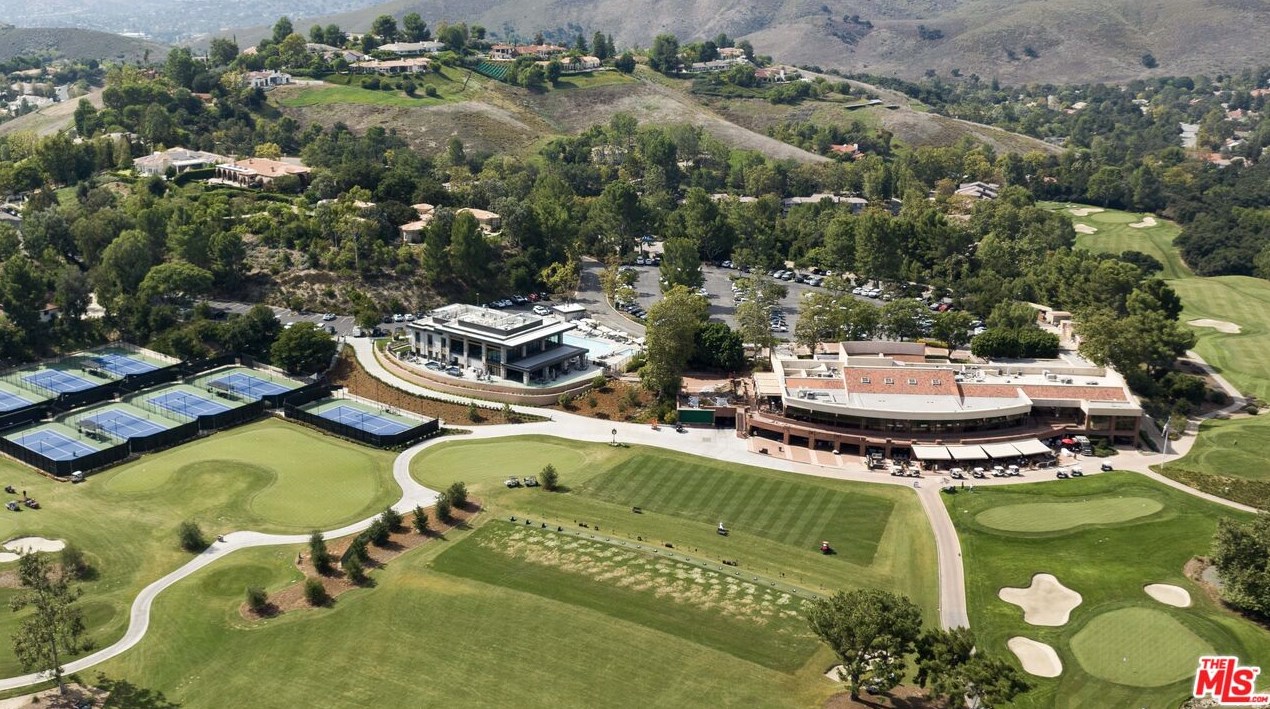 1449 Doral Cir, Thousand Oaks CA 91362-4373 exterior