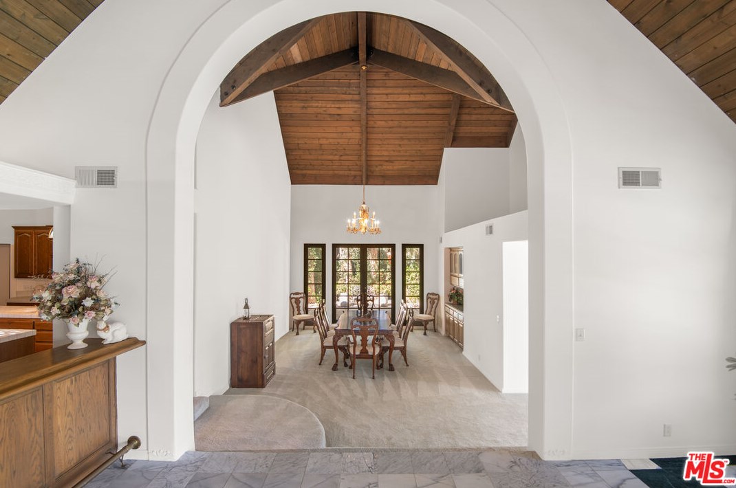 1449 Doral Cir, Thousand Oaks CA 91362-4373 exterior