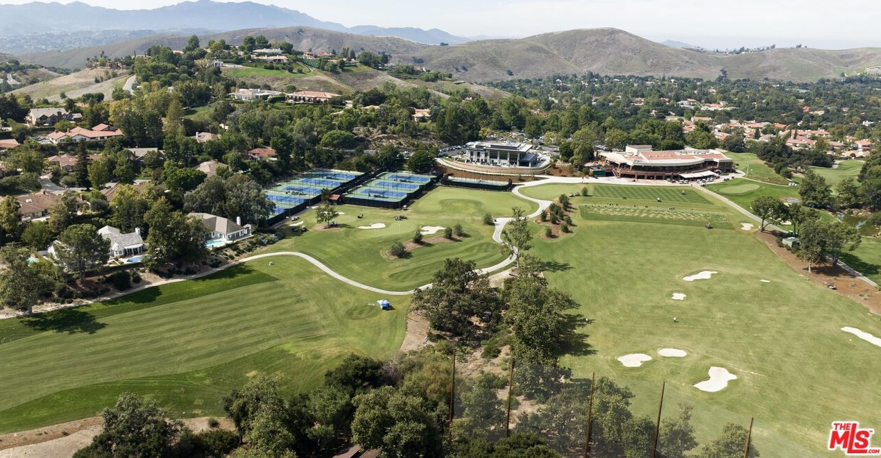 1449 Doral Cir, Thousand Oaks CA 91362-4373 exterior