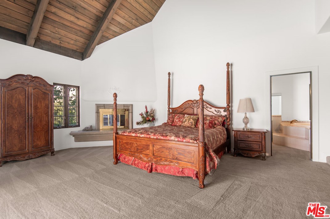 1449 Doral Cir, Thousand Oaks CA 91362-4373 exterior