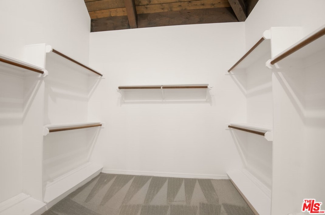 1449 Doral Cir, Thousand Oaks CA 91362-4373 exterior