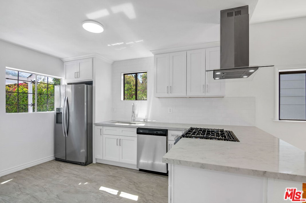 3426 Centinela Ave, Los Angeles CA  90066-1813 exterior