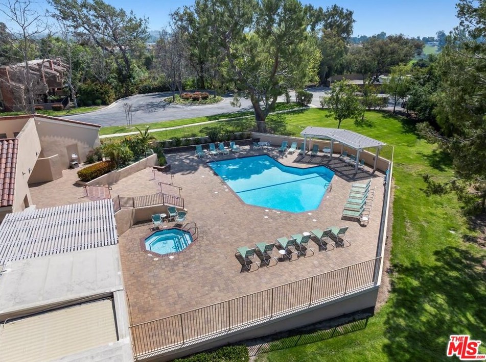 440 Pinehurst Ct, Fullerton CA  92835-2734 exterior