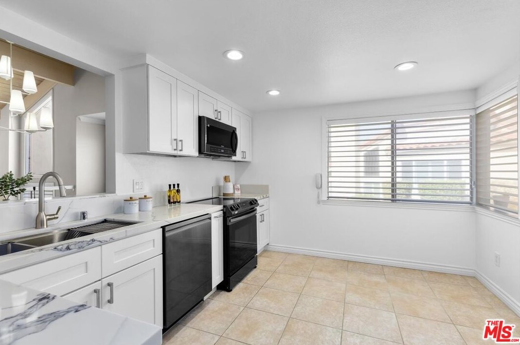 440 Pinehurst Ct, Fullerton CA  92835-2734 exterior