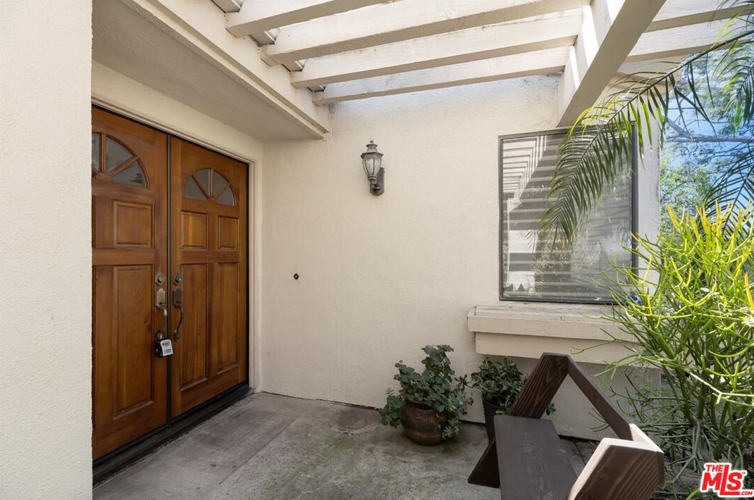 440 Pinehurst Ct, Fullerton CA  92835-2734 exterior