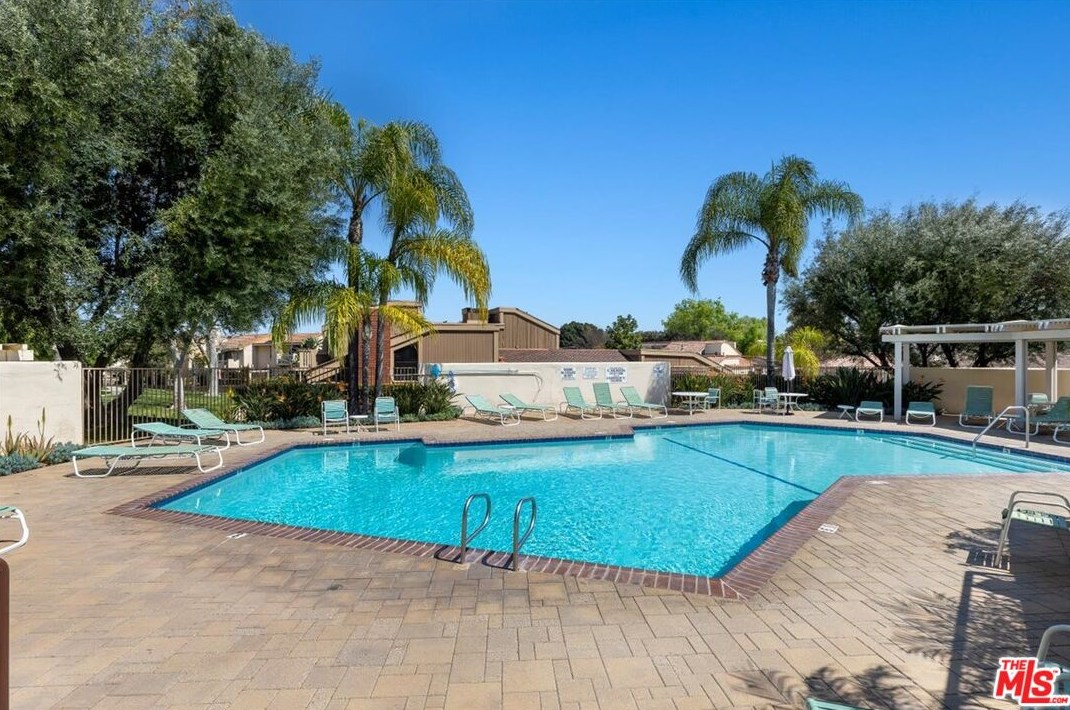 440 Pinehurst Ct, Fullerton CA  92835-2734 exterior