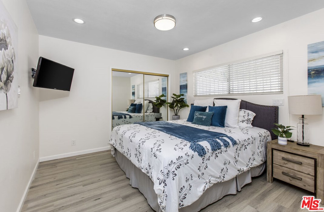 5127 Parkglen Ave, Los Angeles CA  90043-1033 exterior
