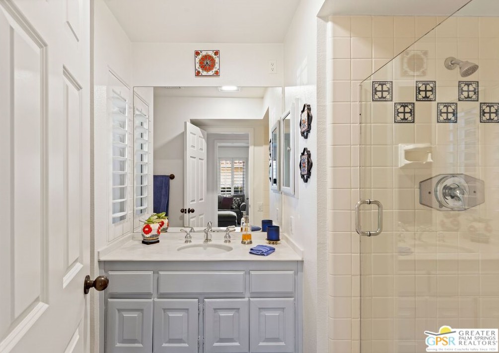 68 Tennis Club Dr, Rancho Mirage CA  92270-2572 exterior