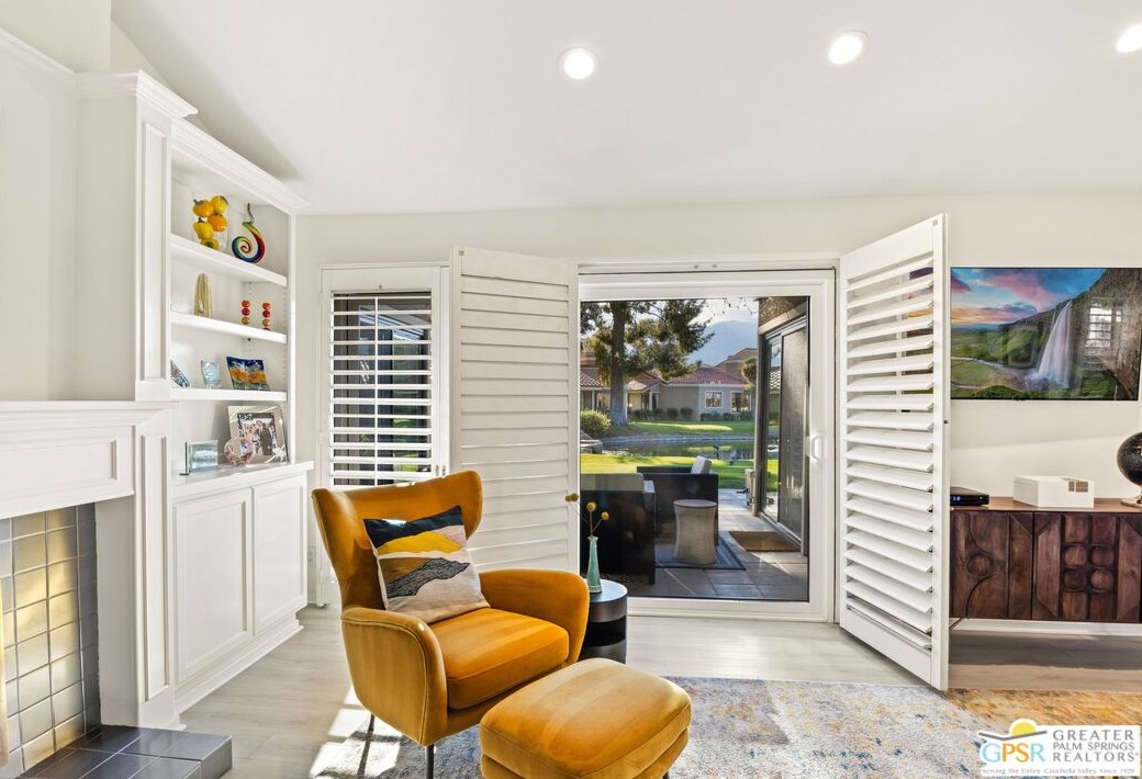 68 Tennis Club Dr, Rancho Mirage CA  92270-2572 exterior