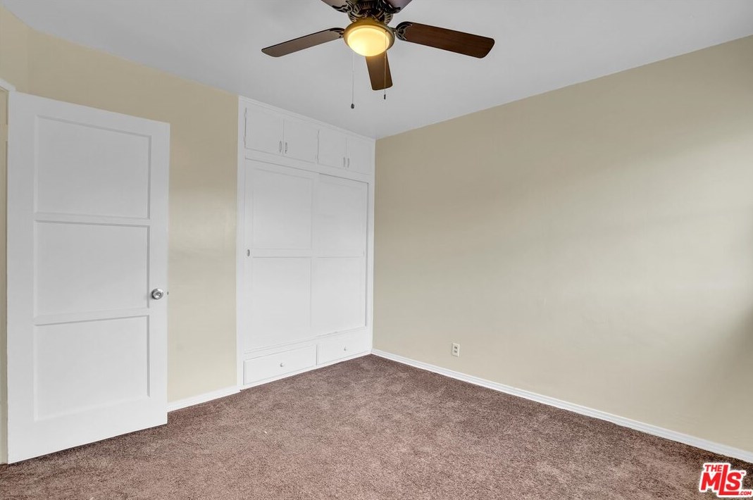 8214 Mckinley Ave, Los Angeles CA  90001-3232 exterior
