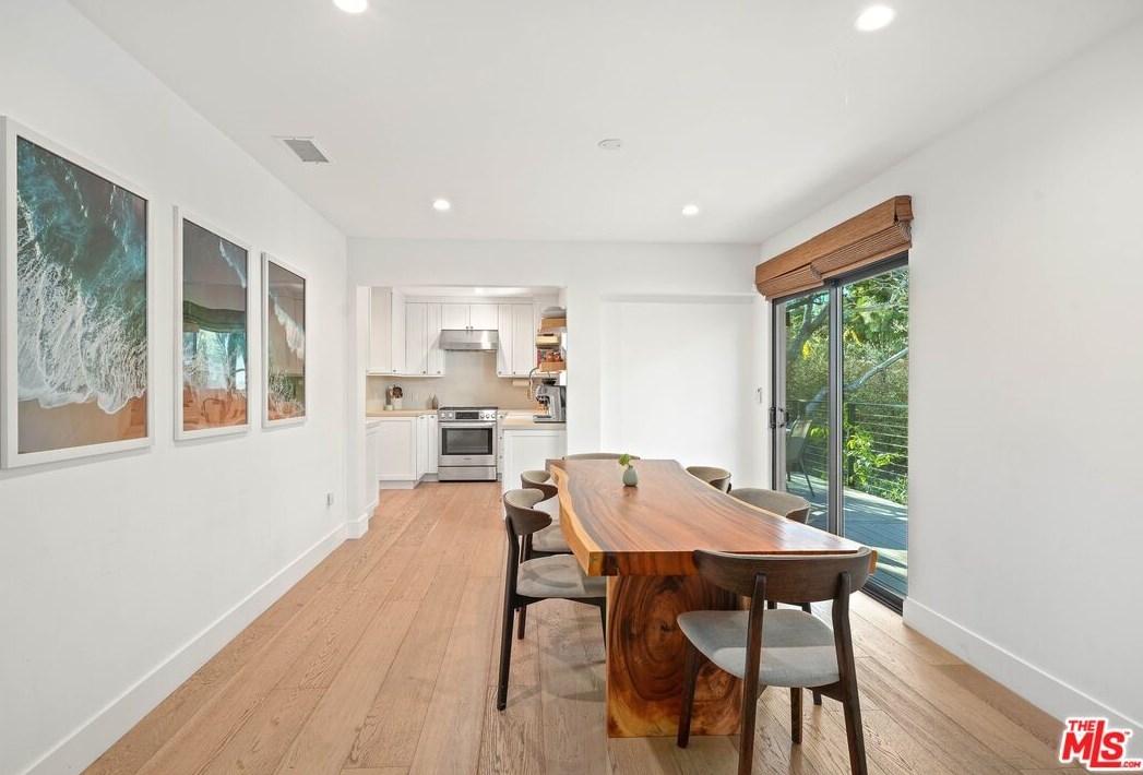 951 Carmelina Ave, Los Angeles CA  90049-5807 exterior