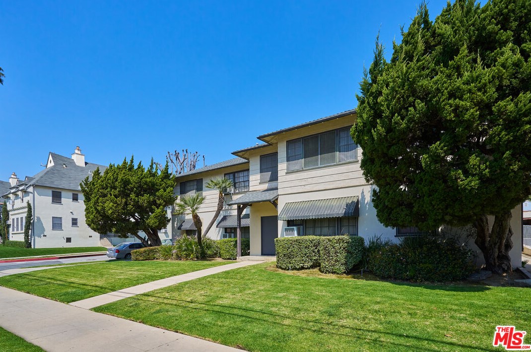 559 Glenwood Rd, Glendale CA  91201-1543 exterior