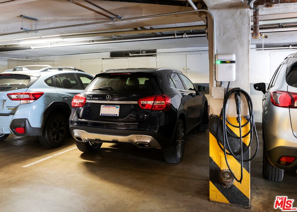 3407 Huxley St, Los Angeles CA  90027-1453 exterior