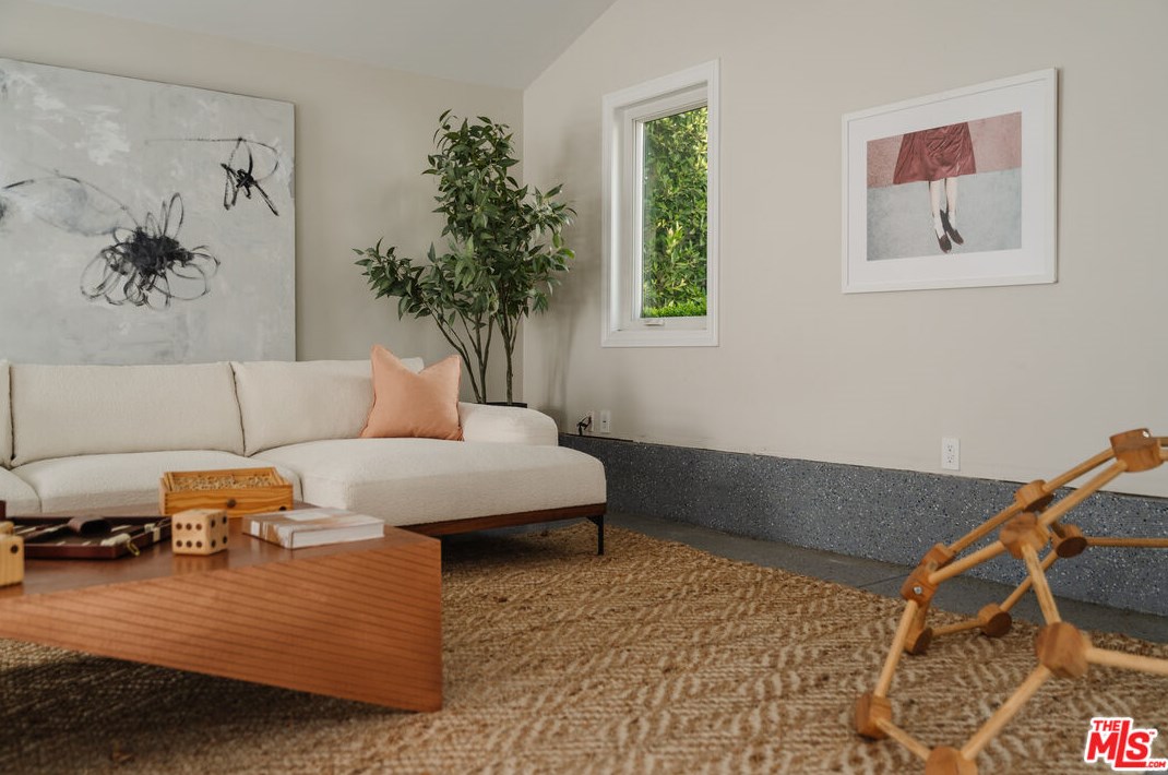2901 Glendon Ave, Los Angeles CA  90064-4103 exterior