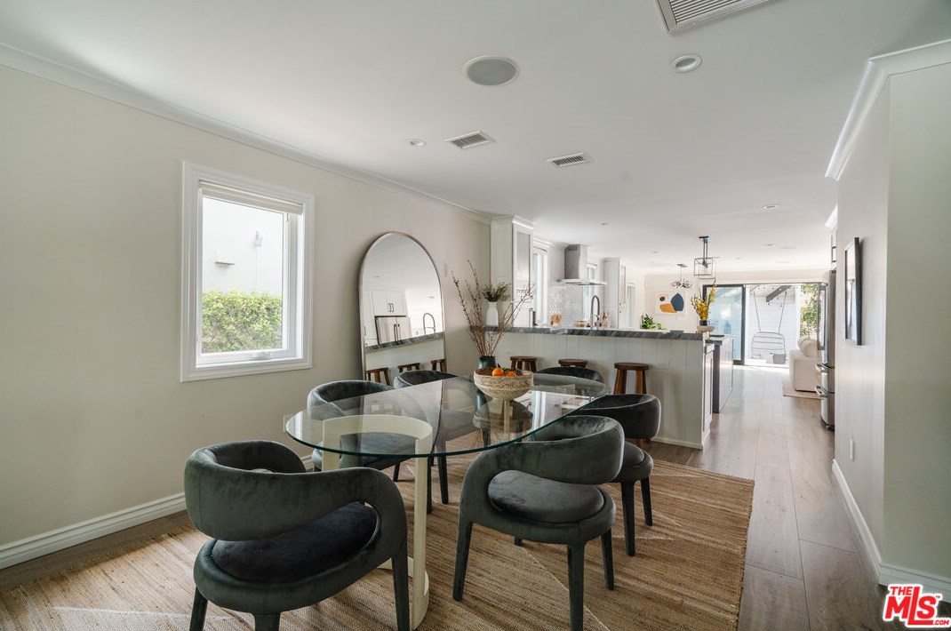 2901 Glendon Ave, Los Angeles CA  90064-4103 exterior