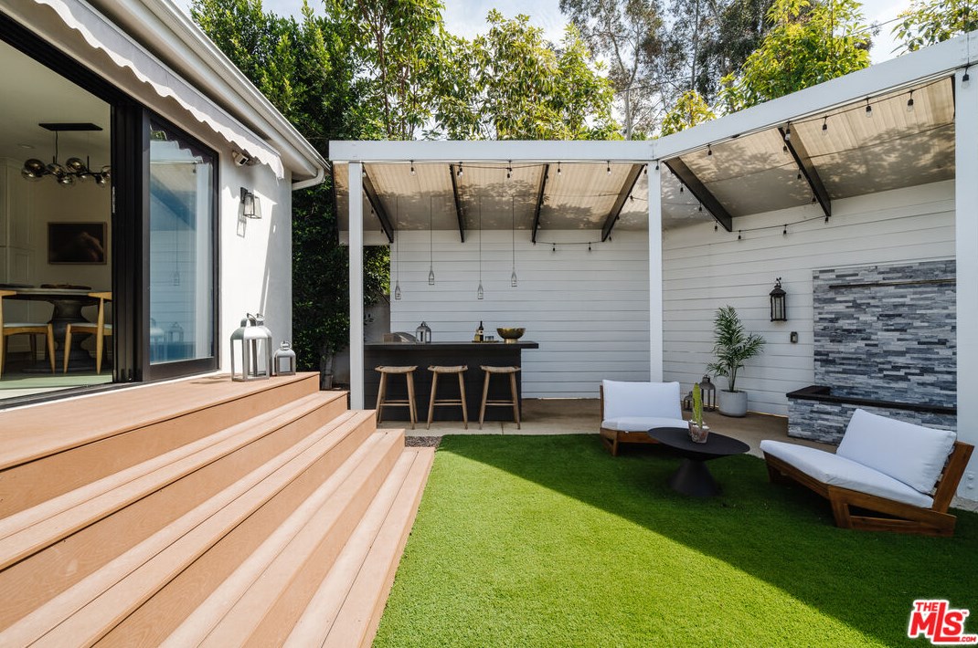 2901 Glendon Ave, Los Angeles CA  90064-4103 exterior