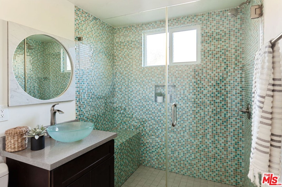 3473 Rowena Ave, Los Angeles CA  90027-2218 exterior