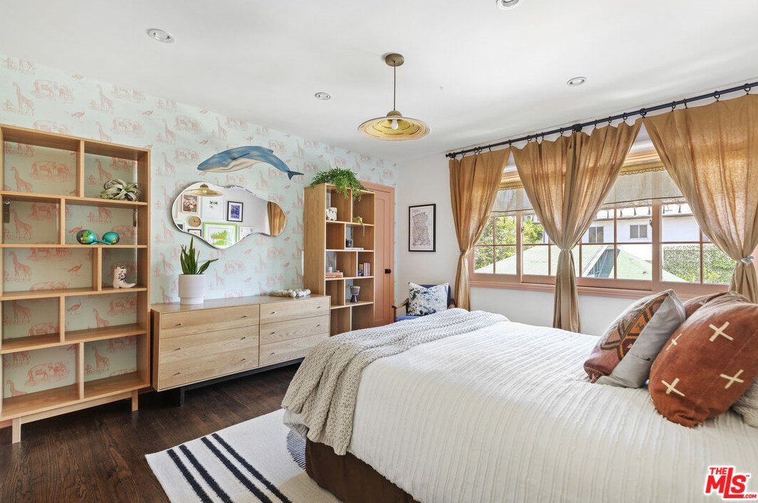 3473 Rowena Ave, Los Angeles CA  90027-2218 exterior